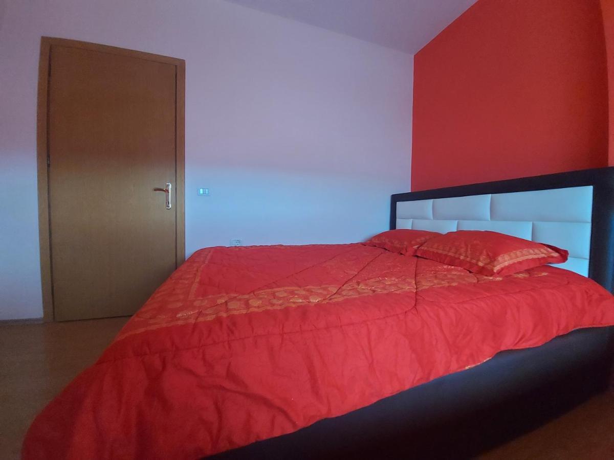 Geni Apartment Korce Bagian luar foto